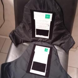 Ench&egrave;re lot de 2 plaques balistiques contre les armes de poings et les lames 48x35 cm