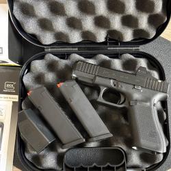 Pistolet Glock 45 MOS 9X19 + point viseur Holosun SCS etat comme neuf