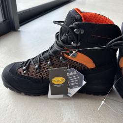 Chaussures traque Stagunt Nevis T.44