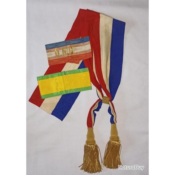 Ancienne �charpe de Maire et brassards UNC m�daille Militaire