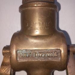 Ancienne lance a incendie  ADubois