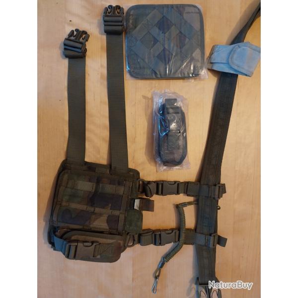 Lot Holster universel avec 2 portes-chargeurs / 1 ceinture / 1 platine / 1 dragonne / excellent �tat