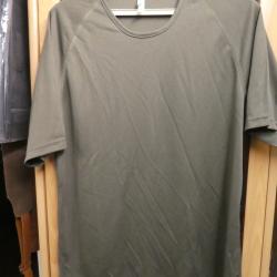 lot de 4 tee shirt et un sweet taille L