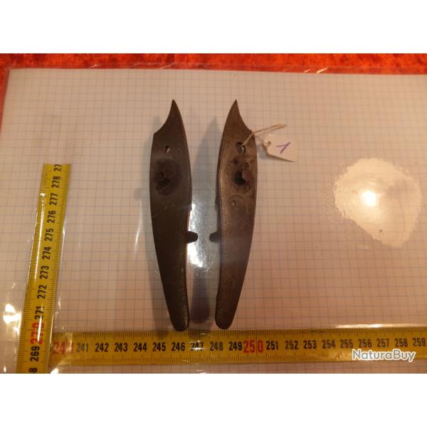 Paire de platine. Fusil ou pistolet .Elle semble fonctionnelle                                   (1)