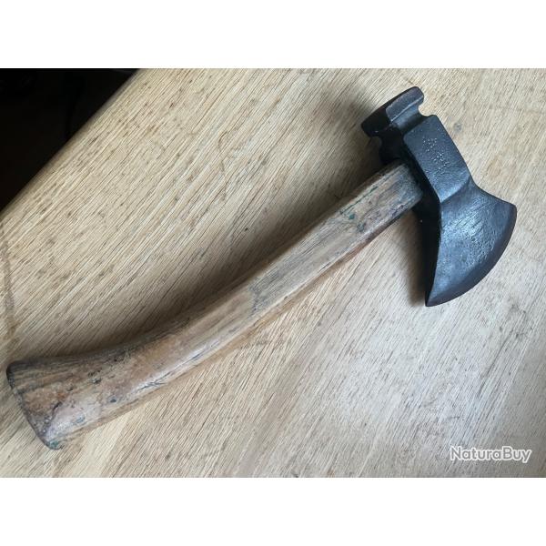 Hache hachette de charpentier