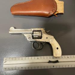 beau revolver iver & johnson cal 22 cat.D