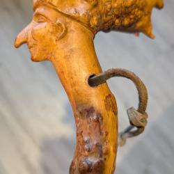 Canne  marche  vintage  bois sculpt&eacute;