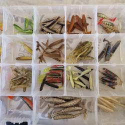 Micro-leurres souples dans leur boite