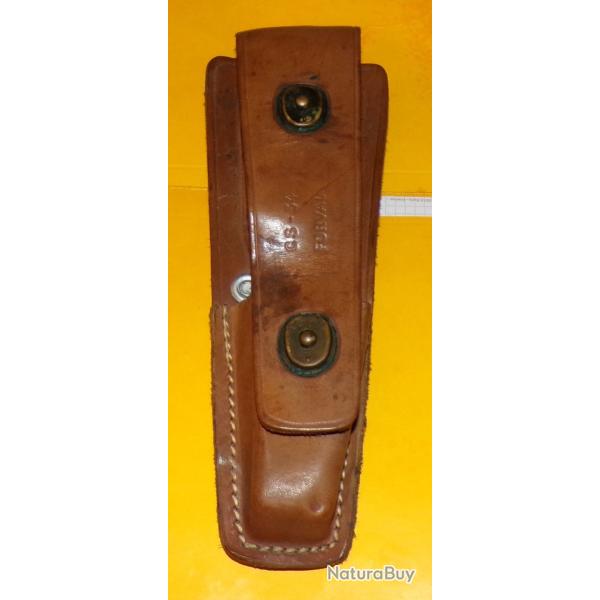 ETUI EN CUIR DE MONTEUR DE LIGNE CS 34 DES TRANSMISSIONS DE L'ARMEE FRANCAISE  , ETAT VOIR PHOTOS .