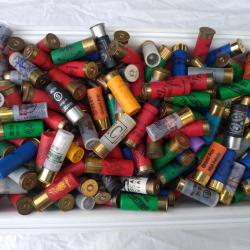Plus de 9 kg de cartouches de chasse cal 12 de belle qualit&eacute;.D&eacute;part &agrave; 1�.