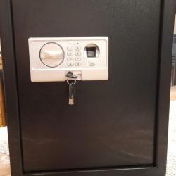 Coffre fort de s&eacute;curit&eacute;, &agrave; empreinte digitale de 42 litres