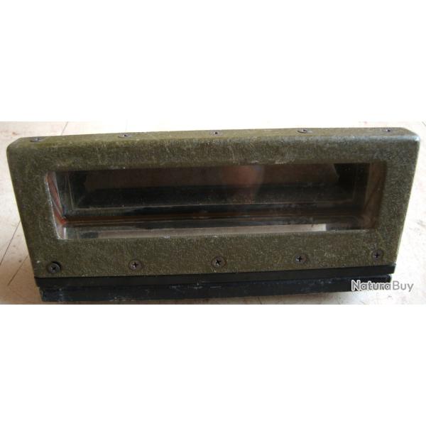 Militaria partie  sup�rieure  de periscope de char Americain.