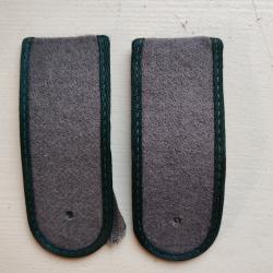 PAIRE DE PATTES D &Eacute;PAULE BUNDESWEHR MODELE GRIS/LISER&Eacute; VERT FONC&Eacute;