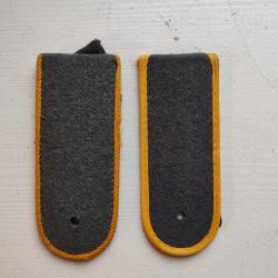 PAIRE DE PATTES D &Eacute;PAULE BUNDESWEHR MODELE GRIS/LISER&Eacute;  JAUNE