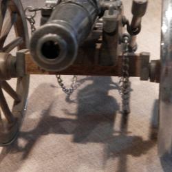 Briquet &agrave; gaz - R&eacute;plique d'un canon d'artillerie