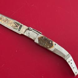 Magnifique Couteau Espagnol de TOLEDO  80 euros  Manche en M&eacute;tal Corne et Nacre  Lame et Ressort Gui