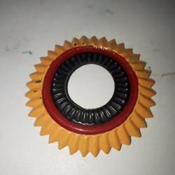 cocarde de casque &agrave; pointe jaune / rouge / noir (A25.12)