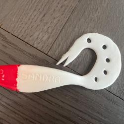 Leurre souple "Virgule" 9 cm par 3 cm - Blanc nacr&eacute; & T&ecirc;te Rouge