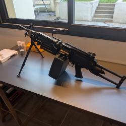 M249 Para  A et K 6mm r&eacute;plique airsoft