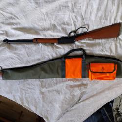 Carabine 22lr Rossi &agrave; levier de sous garde &eacute;tat neuf tr&egrave;s peu tir&eacute;e &agrave; ec &eacute;tui.