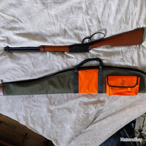 Carabine 22lr Rossi � levier de sous garde �tat neuf tr�s peu tir�e � ec �tui.