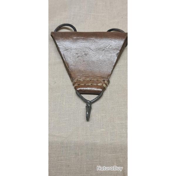 Triangle en cuir Fran�ais pour brelage de combat ORIGINAL  N'1 (1)