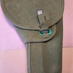 UN bel &eacute;tuis canadien pour pistolet Inglis  cal 9mm en toil&eacute; kaki TBE