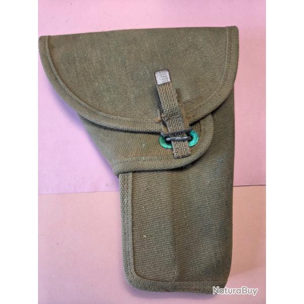 UN bel �tuis canadien pour pistolet Inglis  cal 9mm en toil� kaki TBE