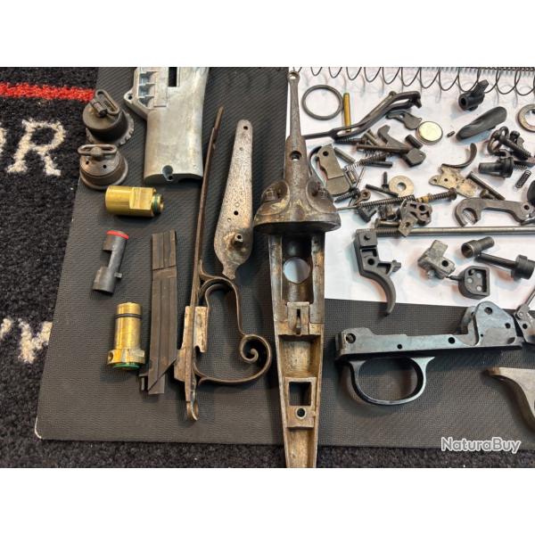 ENORME Lot de pi�ces d�tach�es M�canique pour Armurier  vendu en l'etat ench�res