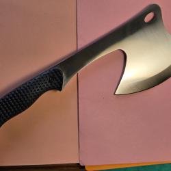 Une belle Hache a lancer ou de brousse en acier inox mod&egrave;le Dragon Fox