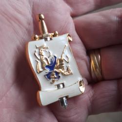 INSIGNE ECOLE NATIONALE DES SOUS OFFICIERS DU COMMISSARIAT ARMEE DE TERRE ( 2000 EXEMPLAIRES )