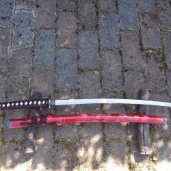 Katana Sabre de Samourai INUYASHA TESSAIGA Red Dragon Lame Acier 440 Affut&eacute;e Tsuba M&eacute;tal Etui Bois