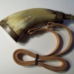 poire a poudre noire vide ancienne corne de bovin