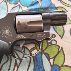 Revolver Smith et Wesson model 340PD AirLite Cal. 357 Magnum/38 Special
