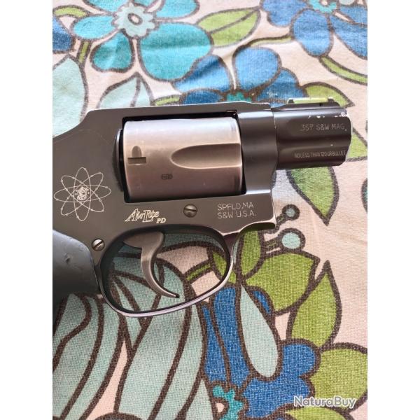 Revolver Smith et Wesson model 340PD AirLite Cal. 357 Magnum/38 Special