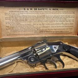 revolver hammerless smith and wesson calibre 38 sw. en boite carton d origine
