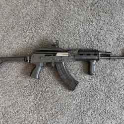 "PACK" ZASTAVA M05 E2 Calibre 7,62x39 + Point rouge SIGHTMARK + Poign&eacute;e + Chargeurs 30 coups