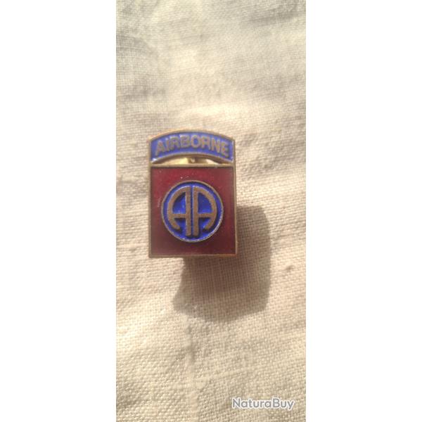 PIN'S  82� AB  m�tal �maill�  (12)