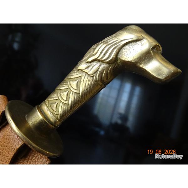 IMPOSANTE DAGUE/ MACHETTE / COUTEAU DE CHASSE / TETE CHIEN CHASSE