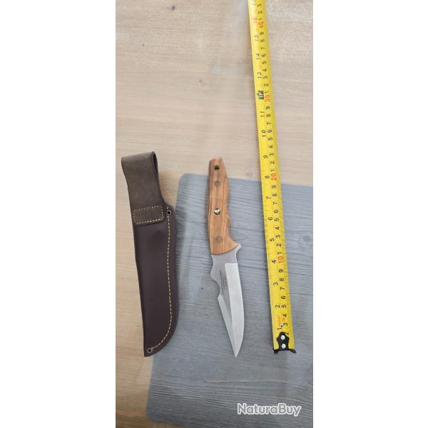 Couteau de chasse poign�e noyer