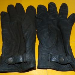 PAIRE DE GANT EN CUIR GRIS FONCE DE L' ARMEE ALLEMANDE , TAILLE  9  FABRICATION ALLEMANDE DE 1976, E
