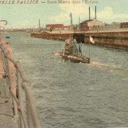 Carte Postale La Rochelle-Pallice Sous-Marin dans l'Ecluse -N&deg;7398