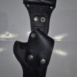 Holster de ceinture cuir avec cartouchiere. Droitier
