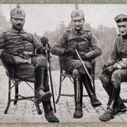 CPA - UN AFFREUX TRIO SOLDATS ENNEMIS! -N&deg;7400
