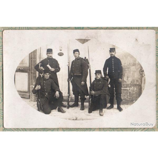 CPA -un groupe de soldats -N�7407