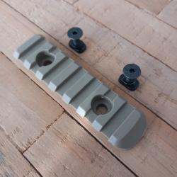 Rail picatinny 8,5cm TAN + visserie pour syst&egrave;me M LOK, T4e, CCK, airsoft...