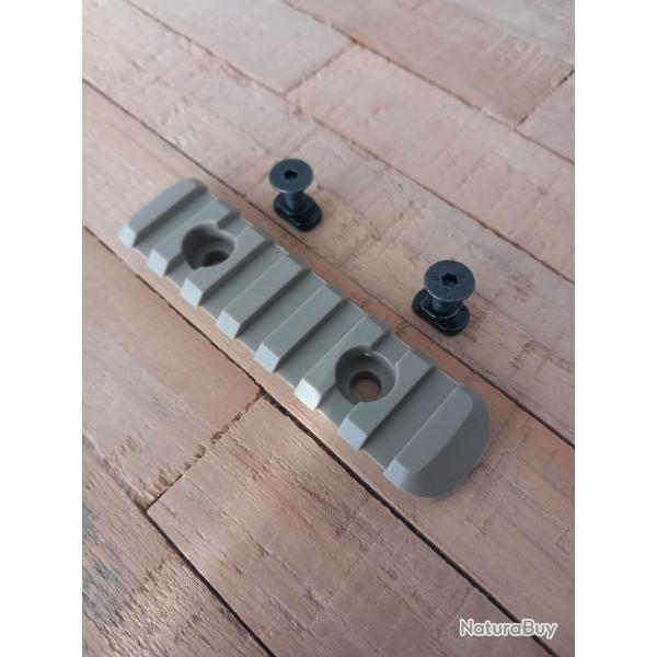 Rail picatinny 8,5cm TAN + visserie pour syst�me M LOK, T4e, CCK, airsoft...