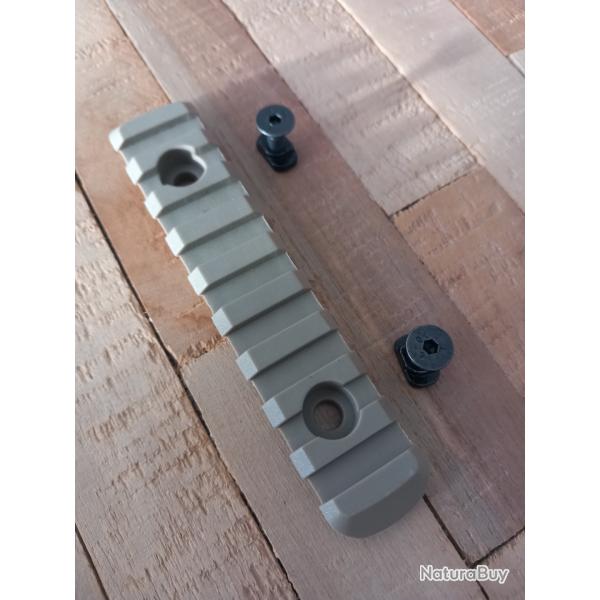 Rail picatinny 10,5cm TAN + visserie pour syst�me M LOK, T4e, CCK, airsoft...