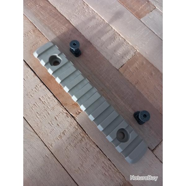 Rail picatinny 12,5cm TAN + visserie pour syst�me M LOK, T4e, CCK, airsoft...