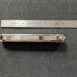 Couteau pliant avec brise vitre